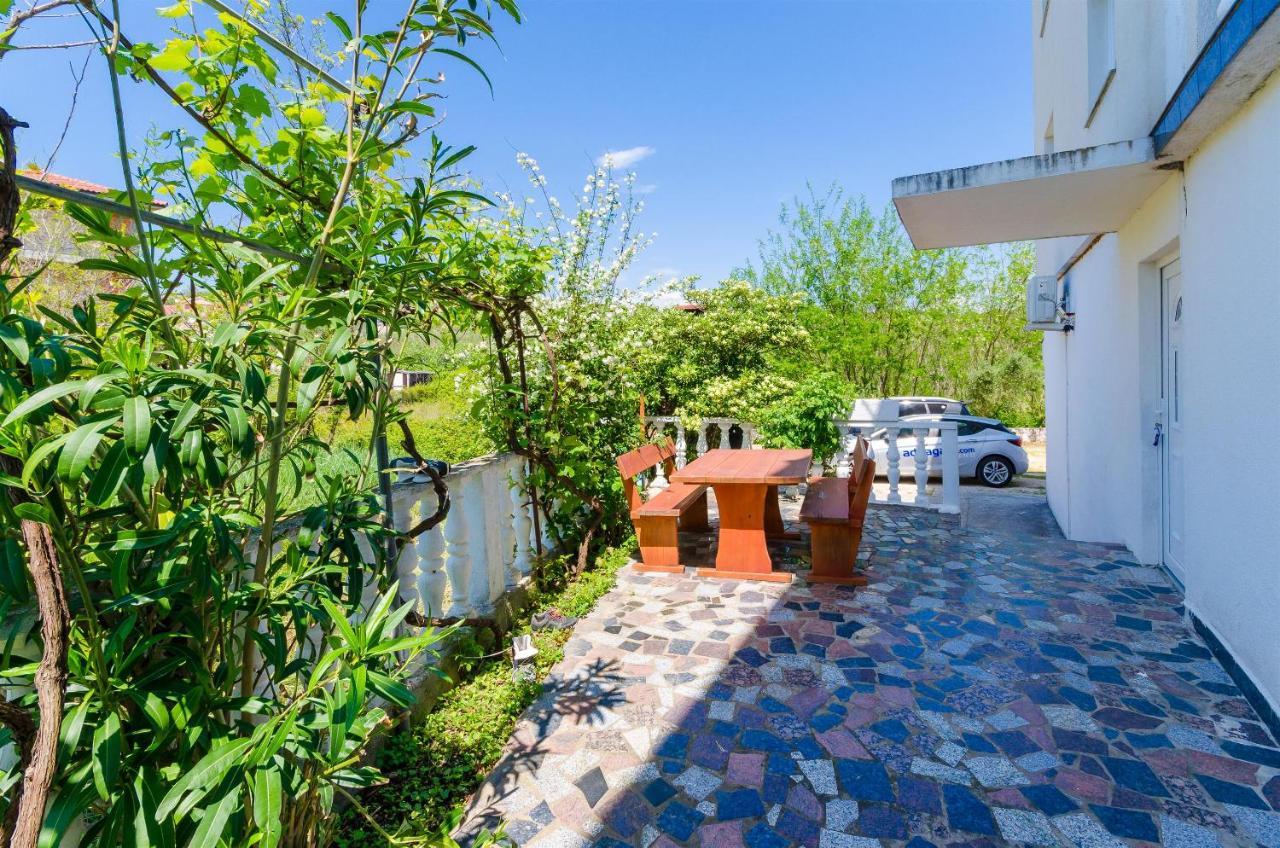 Apartments Ester Lopar Ngoại thất bức ảnh