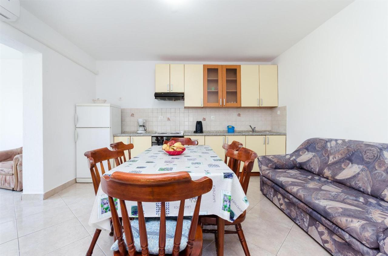 Apartments Ester Lopar Ngoại thất bức ảnh
