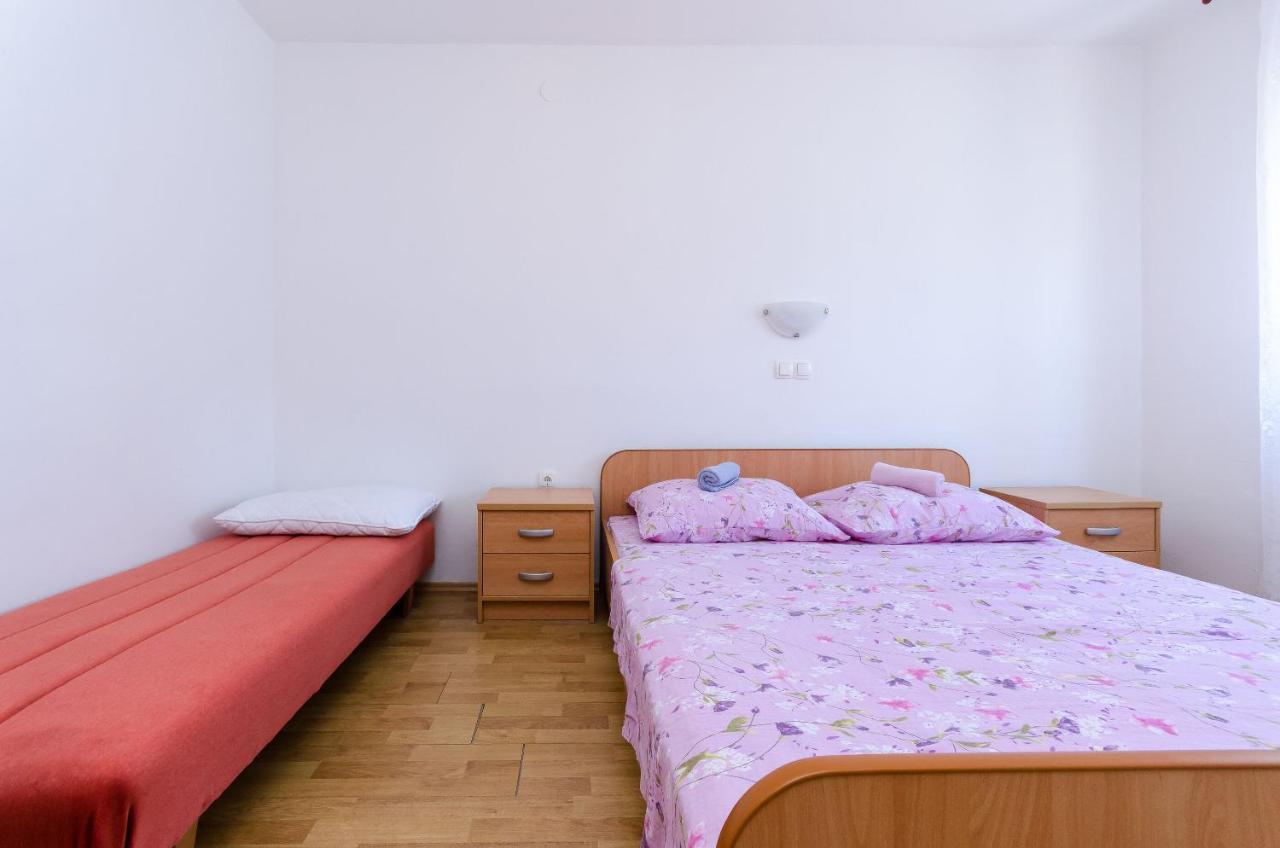 Apartments Ester Lopar Ngoại thất bức ảnh