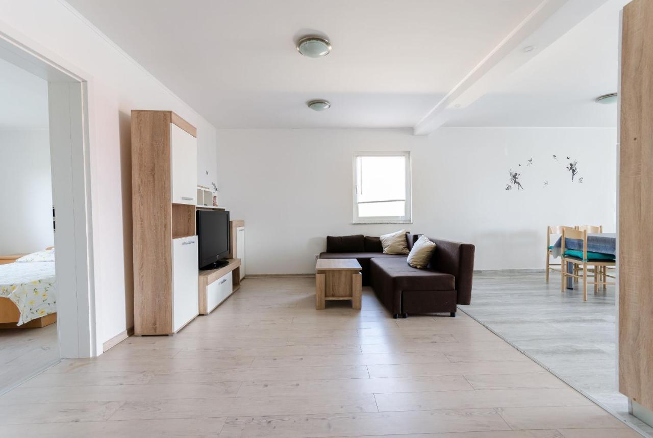 Apartments Ester Lopar Ngoại thất bức ảnh