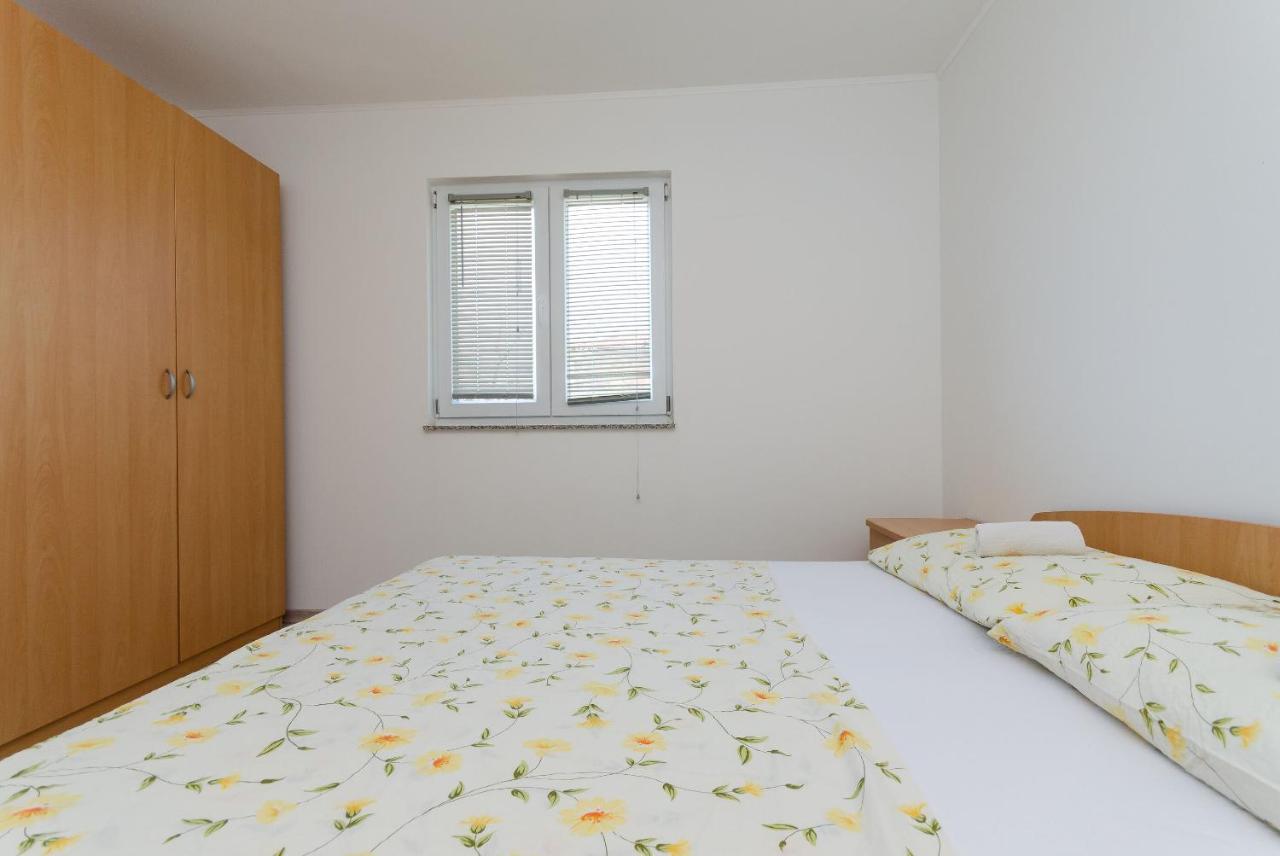 Apartments Ester Lopar Ngoại thất bức ảnh