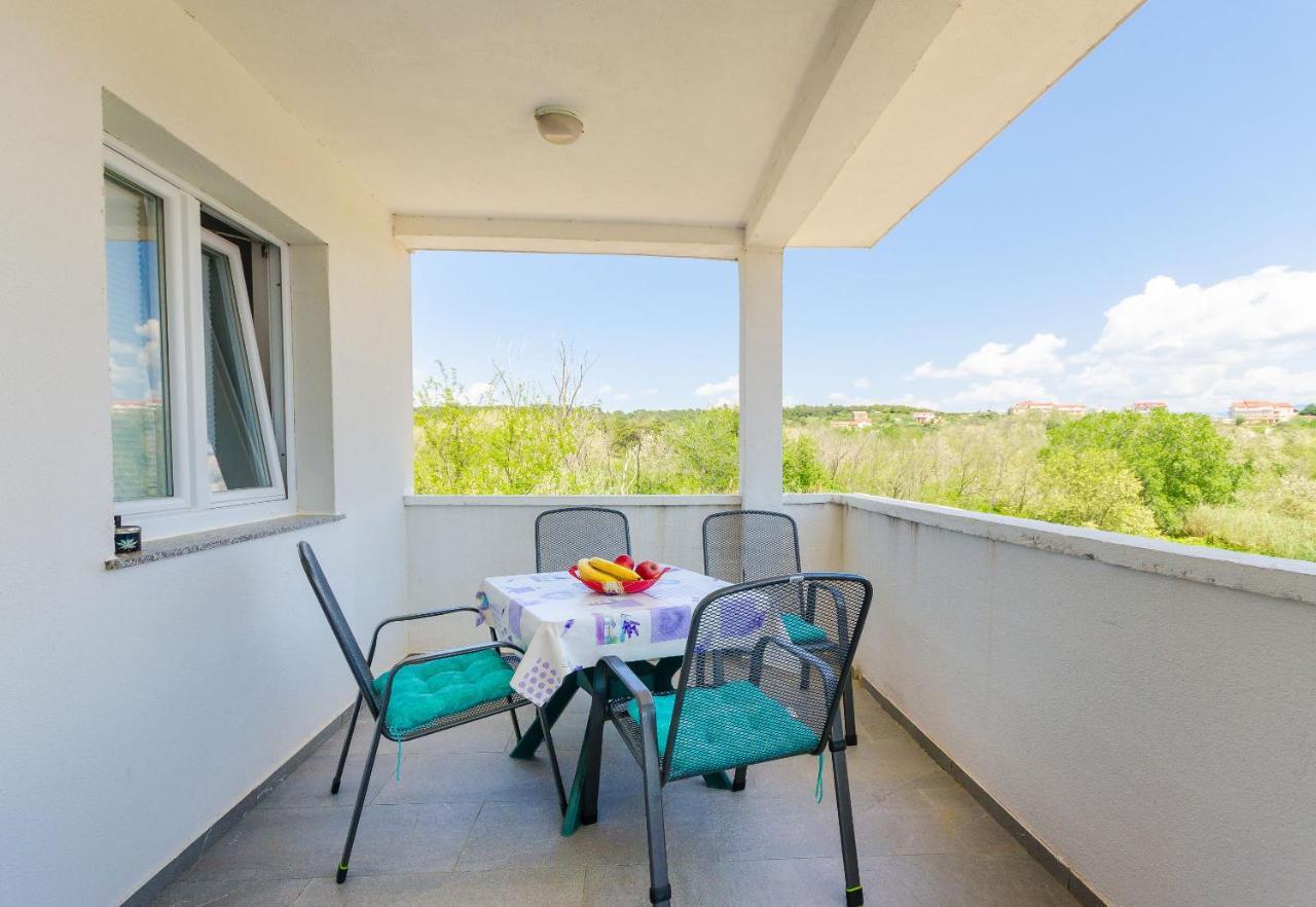 Apartments Ester Lopar Ngoại thất bức ảnh