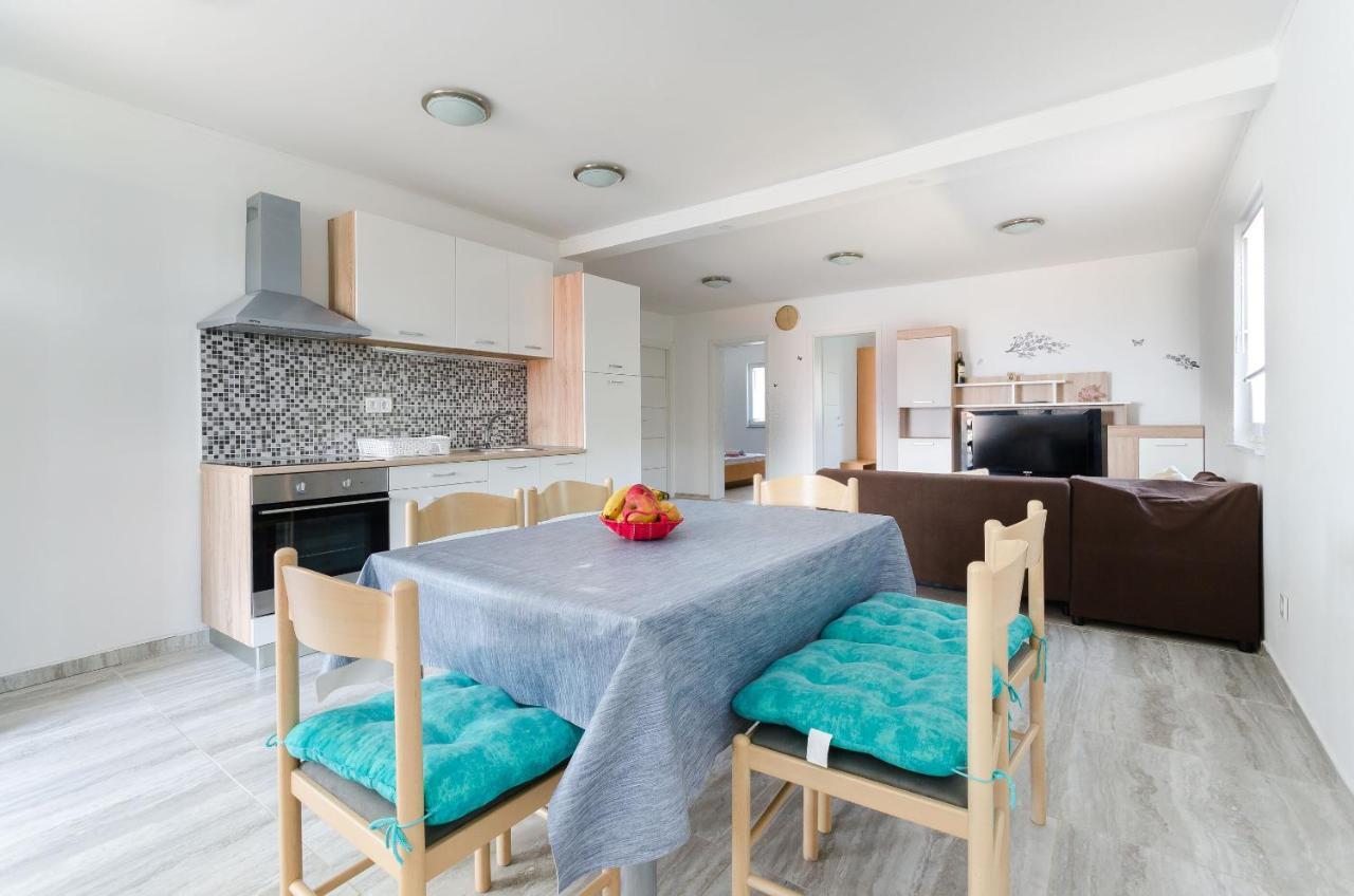 Apartments Ester Lopar Ngoại thất bức ảnh