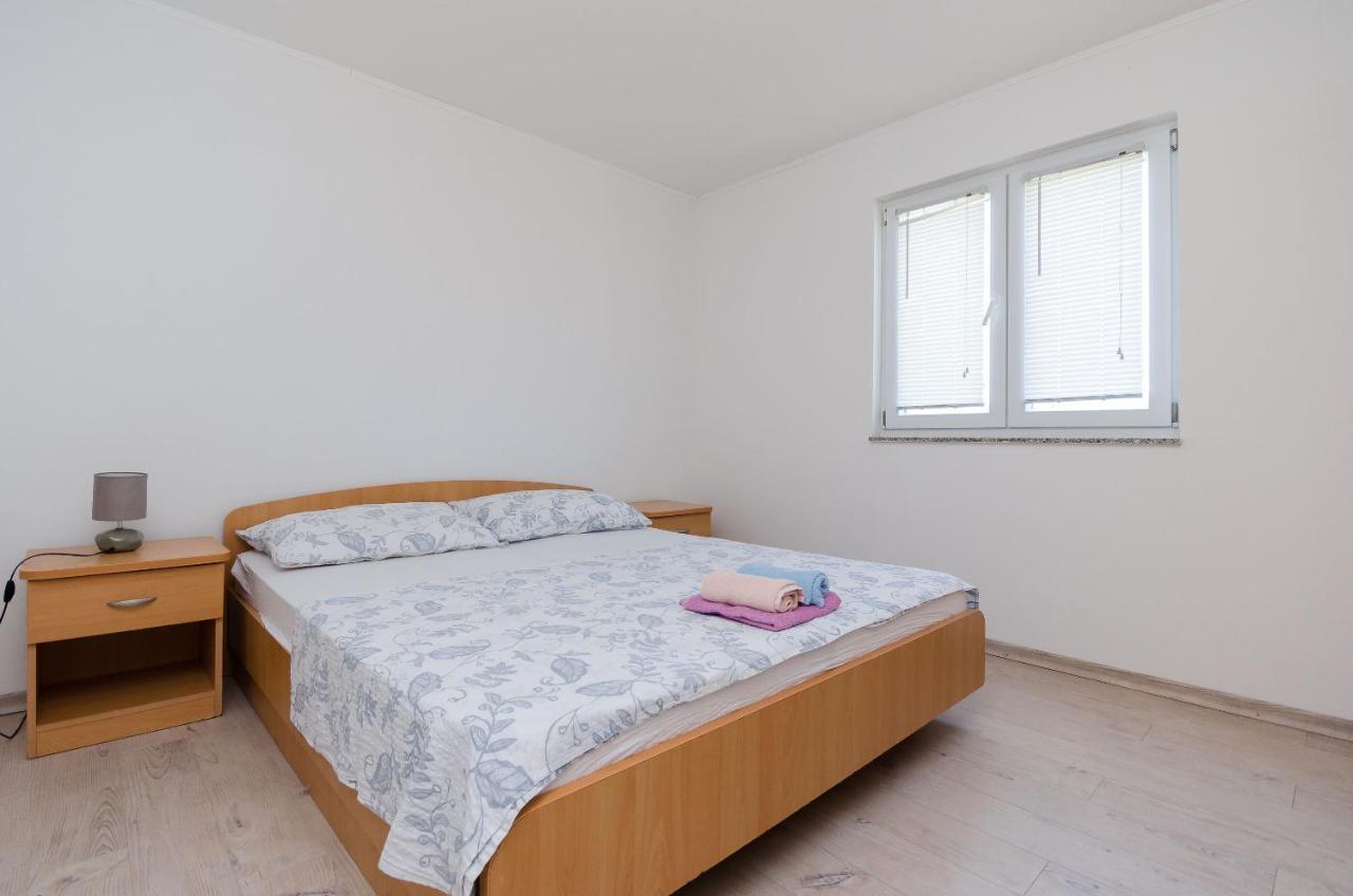 Apartments Ester Lopar Ngoại thất bức ảnh