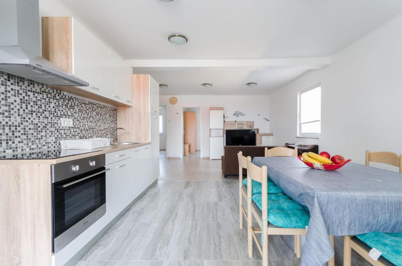 Apartments Ester Lopar Ngoại thất bức ảnh