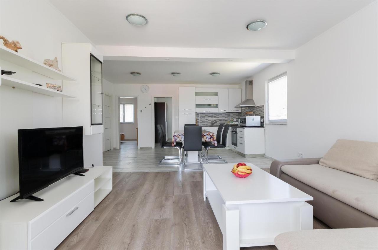 Apartments Ester Lopar Ngoại thất bức ảnh