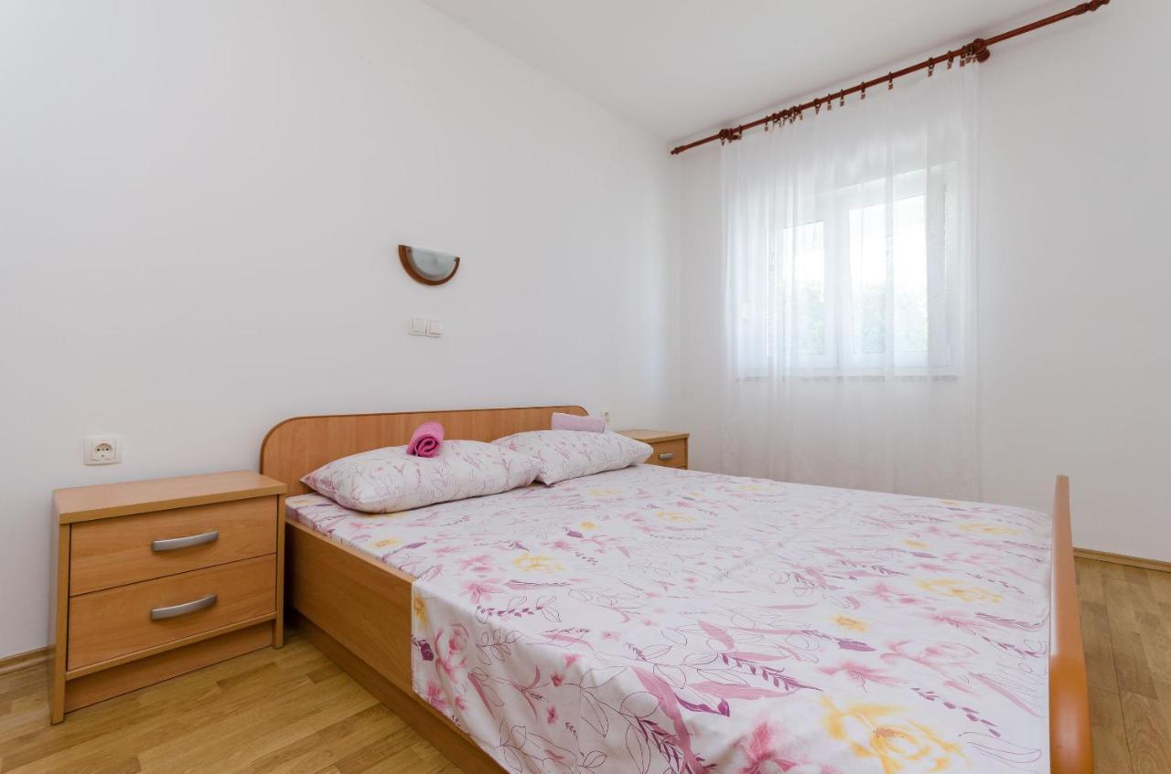 Apartments Ester Lopar Ngoại thất bức ảnh